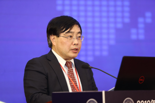 中國(guó)工經(jīng)聯(lián)執(zhí)行副會(huì)長(zhǎng)兼秘書(shū)長(zhǎng)熊夢(mèng)主持經(jīng)貿(mào)熱點(diǎn)論壇_編輯